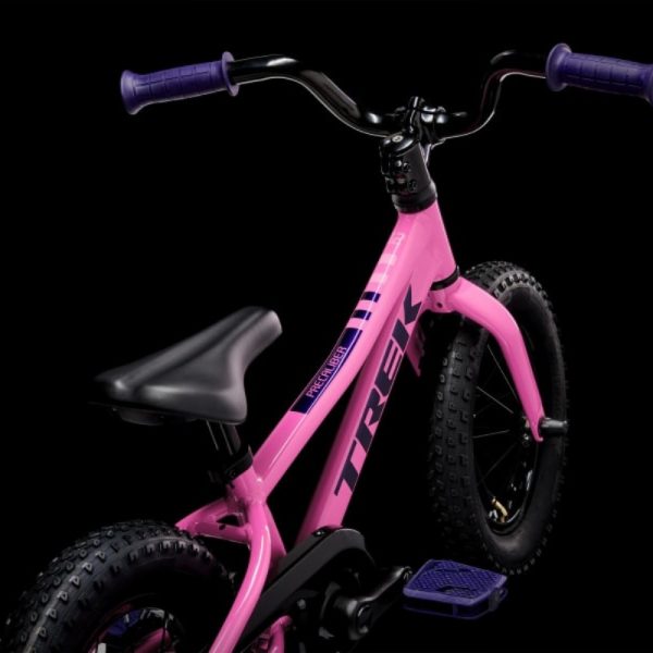 Trek Precaliber 12 Pink Kids Bike with Stabilisers (1)