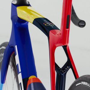 Madone SLR 7 Gen 8 Navy Smoke Project One