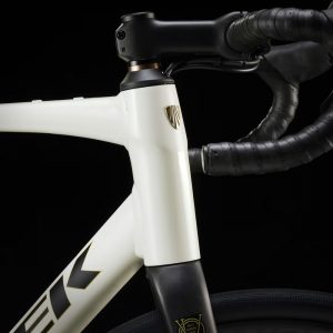 Trek Domane AL 4 Era White (3)